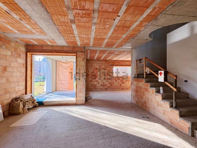 Villetta bifamiliare in vendita di 183 m² in Via Caliselle