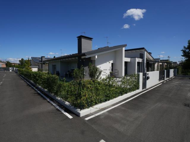 Villetta bifamiliare in vendita di 183 m² in Via Rita Levi Montalcini