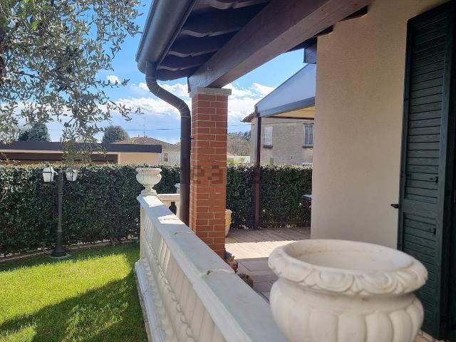 Villetta bifamiliare in vendita di 183 m² in Via Sant&apos Alessandro, 18