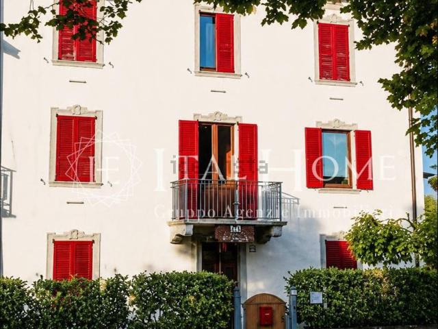 Villetta bifamiliare in vendita di 183 m² in Via Sombreno