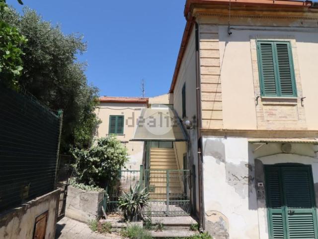 Villetta bifamiliare in vendita di 183 m² in Viale Splendore, 99