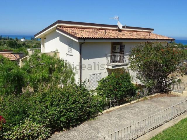 Villetta bifamiliare in vendita di 180 m² in Contrada Vallina, 113