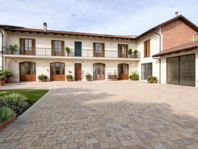 Villetta bifamiliare in vendita di 180 m² in Frazione San Giacomo, 114