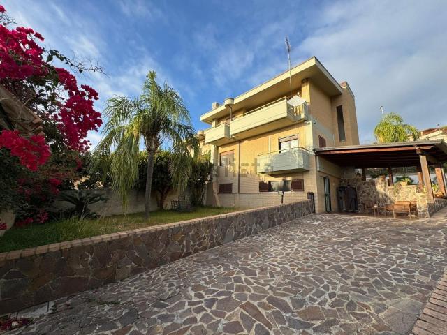 Villetta bifamiliare in vendita di 180 m² in Località Signorelli
