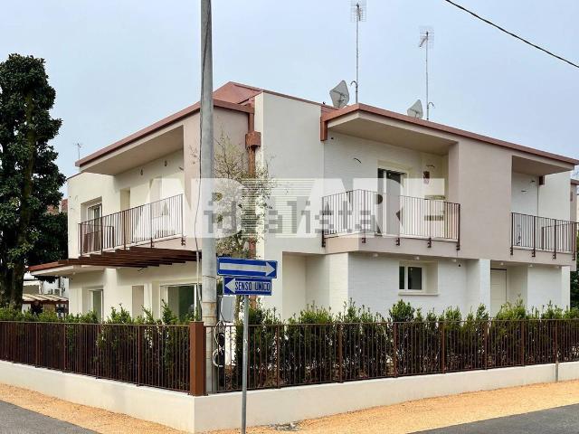 Villetta bifamiliare in vendita di 180 m² in Piazza Caduti