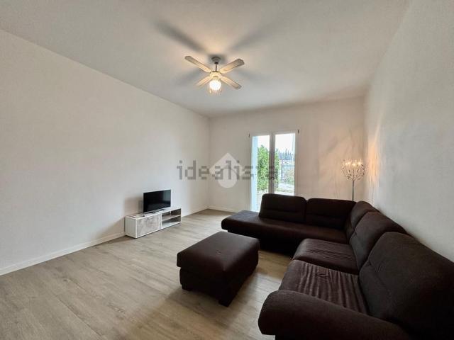Villetta bifamiliare in vendita di 180 m² in Via Villanova