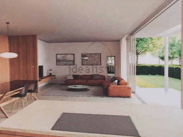 Villetta bifamiliare in vendita di 180 m² in Via Zermanesa