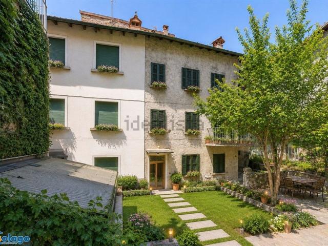 Villetta bifamiliare in vendita di 180 m² in Via Armando Diaz, 14