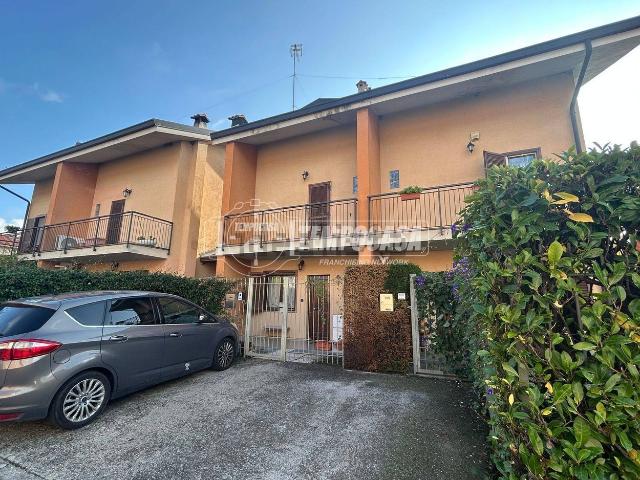 Villetta a schiera in vendita di 180 m² in Via Attilio Bonaudo