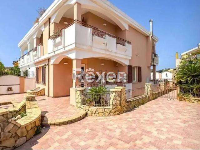 Villetta bifamiliare in vendita di 180 m² in Via Baleari