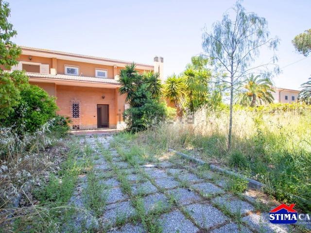 Villetta bifamiliare in vendita di 180 m² in Via Brentonico, 122