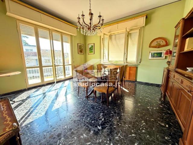 Villetta bifamiliare in vendita di 180 m² in Via Cappellazzi