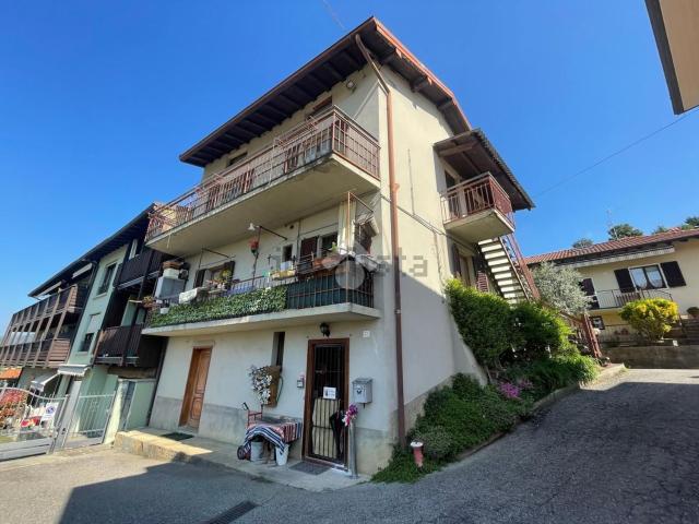 Villetta bifamiliare in vendita di 180 m² in Via Castello, 21