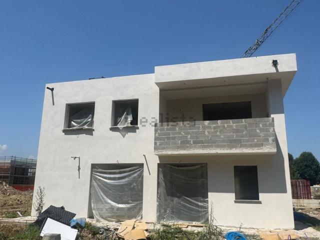 Villetta bifamiliare in vendita di 180 m² in Via Cassola