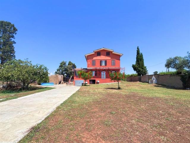 Villetta bifamiliare in vendita di 180 m² in Via Comunale di San Francesco