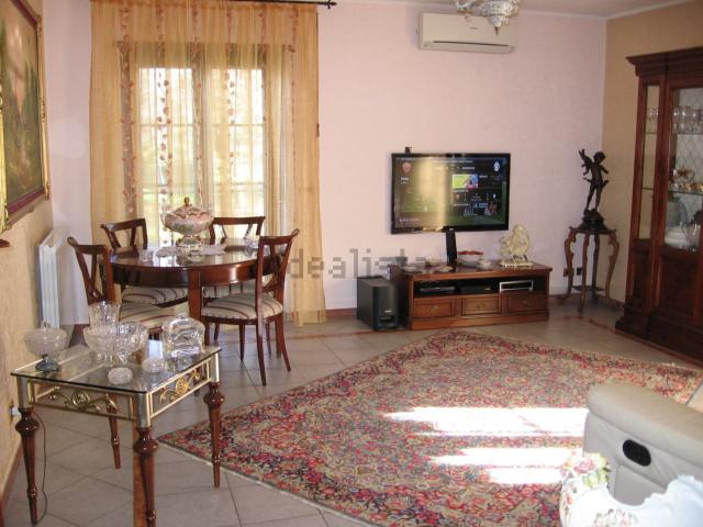 Villetta bifamiliare in vendita di 180 m² in Via Corona