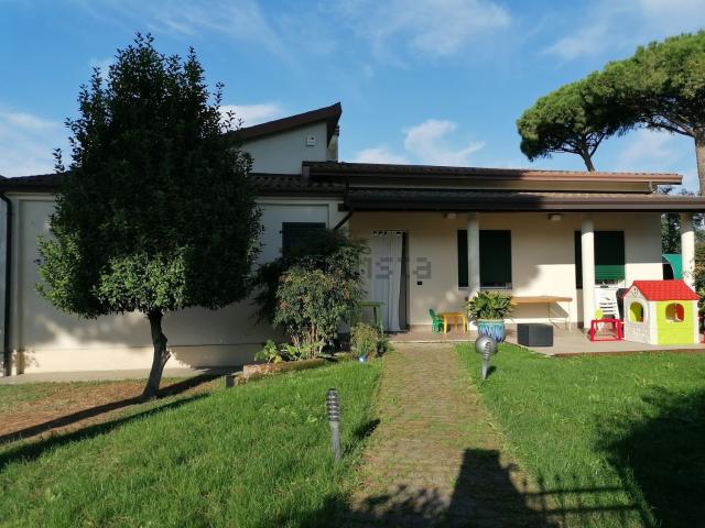 Villetta bifamiliare in vendita di 180 m² in Via Curole vaccolino, 1