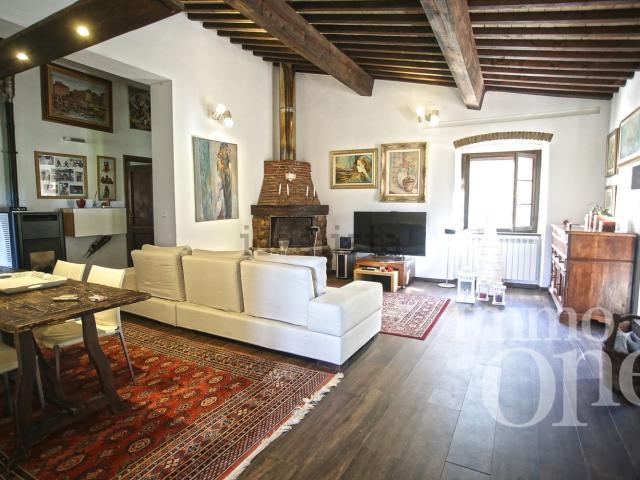 Villetta bifamiliare in vendita di 180 m² in Via di Monterotondo, 131