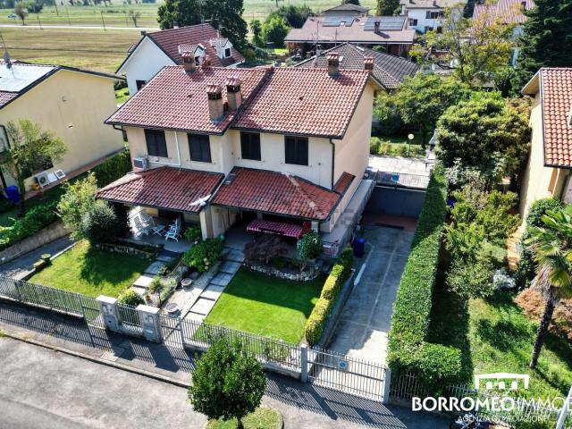 Villetta bifamiliare in vendita di 180 m² in Via Don Giovanni Minzoni, 40