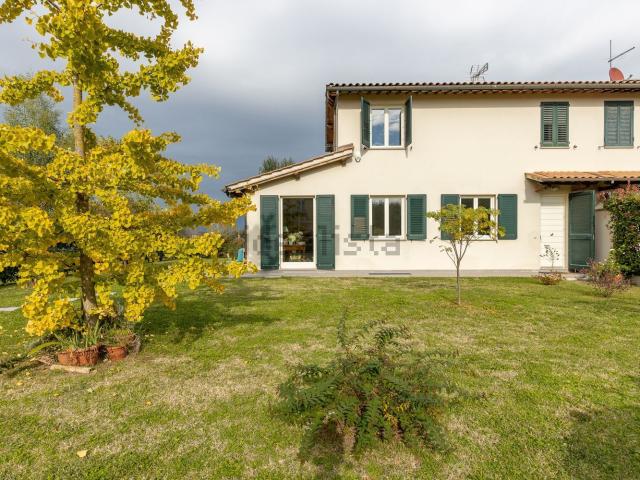 Villetta bifamiliare in vendita di 180 m² in Via Francesco Banchieri, 70