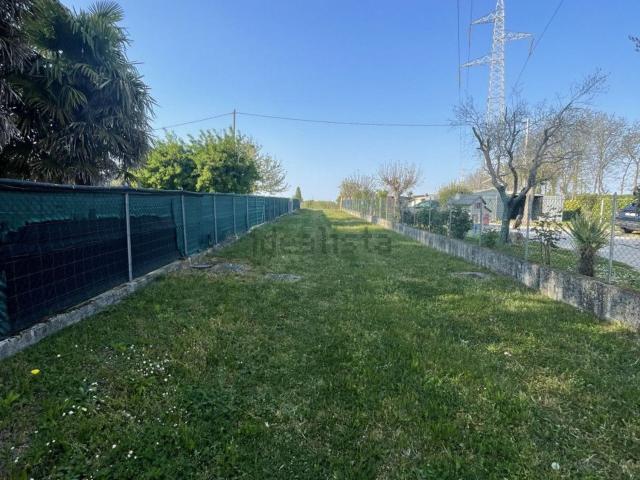 Villetta bifamiliare in vendita di 180 m² in Via Giovanni Pascoli