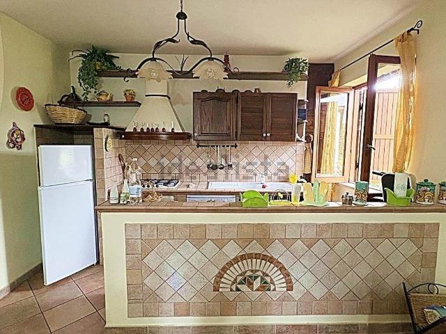 Villetta bifamiliare in vendita di 180 m² in Via Giacomo Paolucci Di Calboli