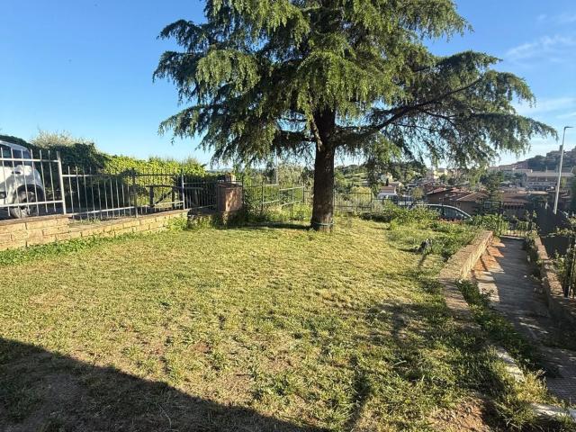 Villetta bifamiliare in vendita di 180 m² in Via Italia