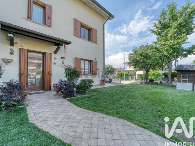 Villetta bifamiliare in vendita di 180 m² in Via Miazzo