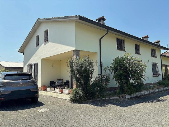 Villetta bifamiliare in vendita di 180 m² in Via Pio la Torre