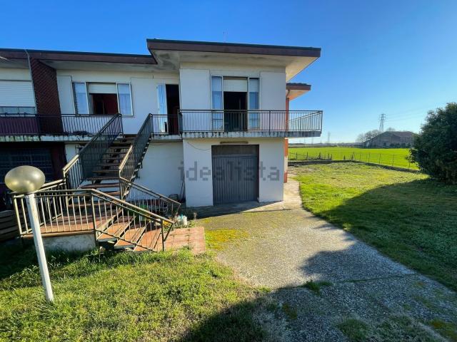 Villetta bifamiliare in vendita di 180 m² in Via Ramodipalo