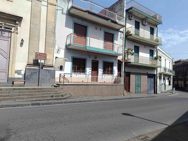 Villetta bifamiliare in vendita di 180 m² in Via Roma, 309