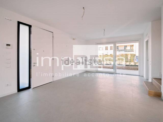 Villetta bifamiliare in vendita di 180 m² in Via Roma
