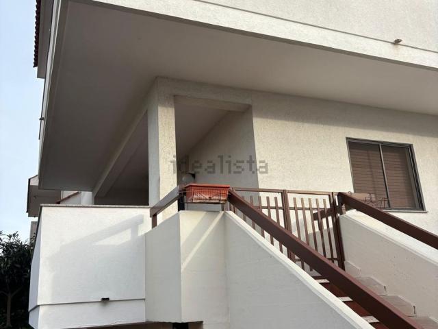 Villetta bifamiliare in vendita di 180 m² in Viale Europa, 198