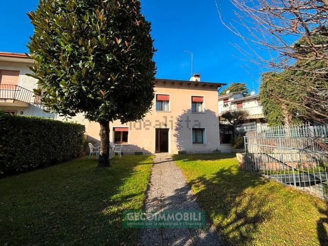 Villetta bifamiliare in vendita di 180 m²