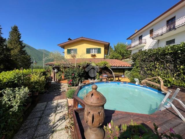 Villetta bifamiliare in vendita di 180 m²