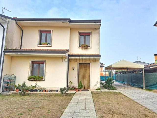 Villetta bifamiliare in vendita di 180 m²