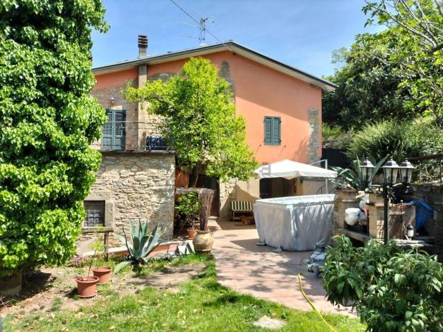 Villetta bifamiliare in vendita di 180 m²