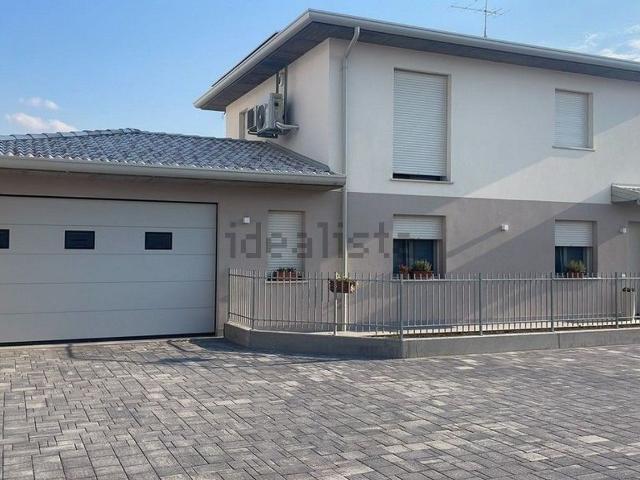 Villetta bifamiliare in vendita di 180 m²