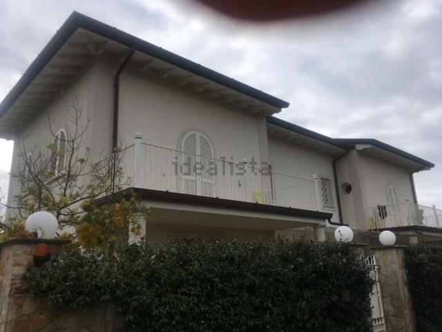 Villetta bifamiliare in vendita di 180 m²