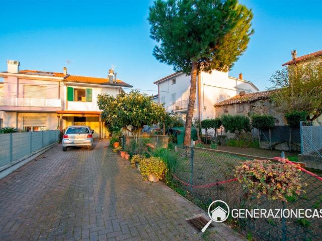 Villetta bifamiliare in vendita di 182 m² in Via Orsoleto, 139
