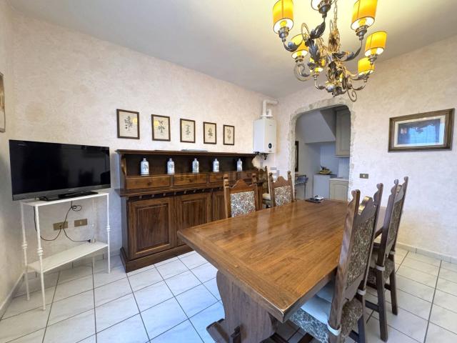 Villetta bifamiliare in vendita di 182 m² in Via Riviera Marconi
