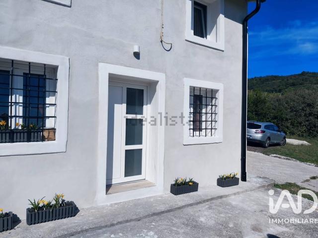 Villetta bifamiliare in vendita di 187 m² in Via Valle