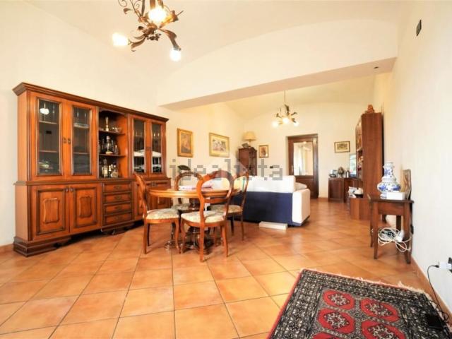 Villetta bifamiliare in vendita di 187 m² in Via Bettole, 51