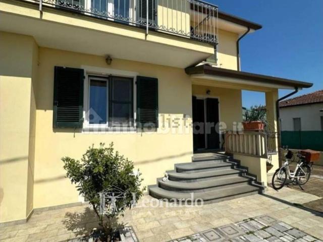 Villetta bifamiliare in vendita di 187 m² in Via del Paduletto