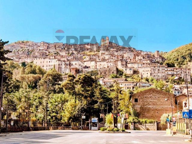Villetta bifamiliare in vendita di 187 m² in Via Enrico Fermi, 4