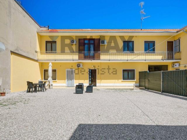 Villetta bifamiliare in vendita di 187 m² in Via San Rocco, 23