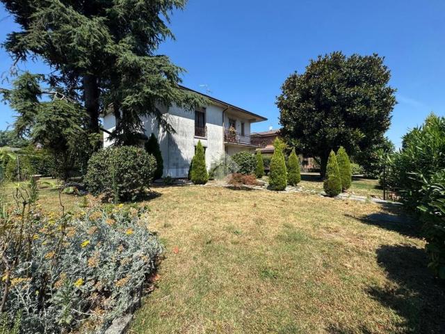 Villetta bifamiliare in vendita di 184 m² in Via San Zeno, 5