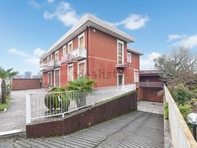 Villetta bifamiliare in vendita di 185 m² in Via XXV Aprile