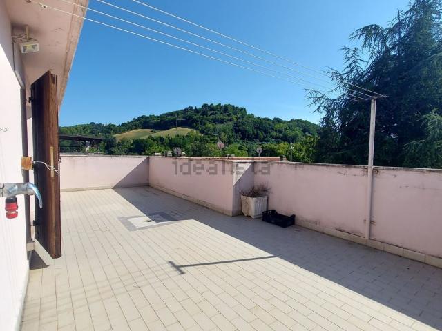 Villetta bifamiliare in vendita di 185 m² in Via Andrea Mantegna
