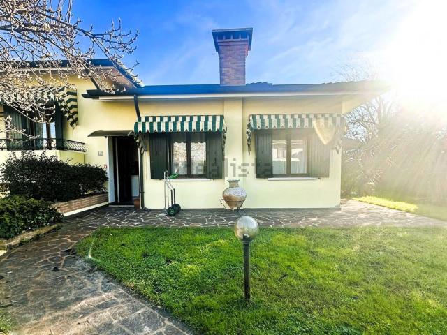 Villetta bifamiliare in vendita di 185 m² in Via Castellana, 236